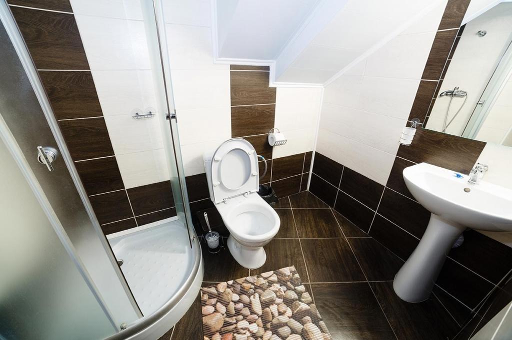 Corner House Hotel Lutsk Bagian luar foto