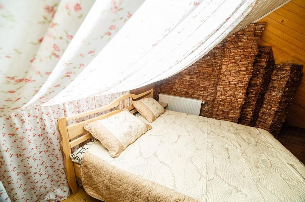 Corner House Hotel Lutsk Bagian luar foto