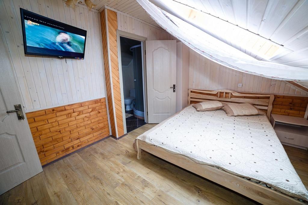 Corner House Hotel Lutsk Bagian luar foto