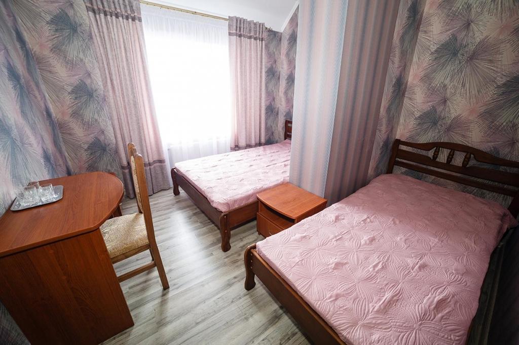 Corner House Hotel Lutsk Bagian luar foto