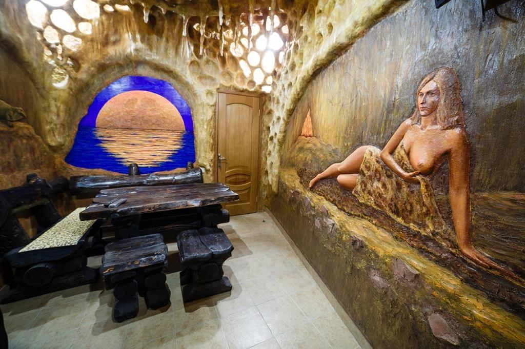 Corner House Hotel Lutsk Bagian luar foto